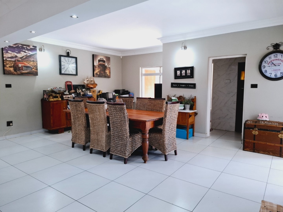 5 Bedroom Property for Sale in Rayton Free State